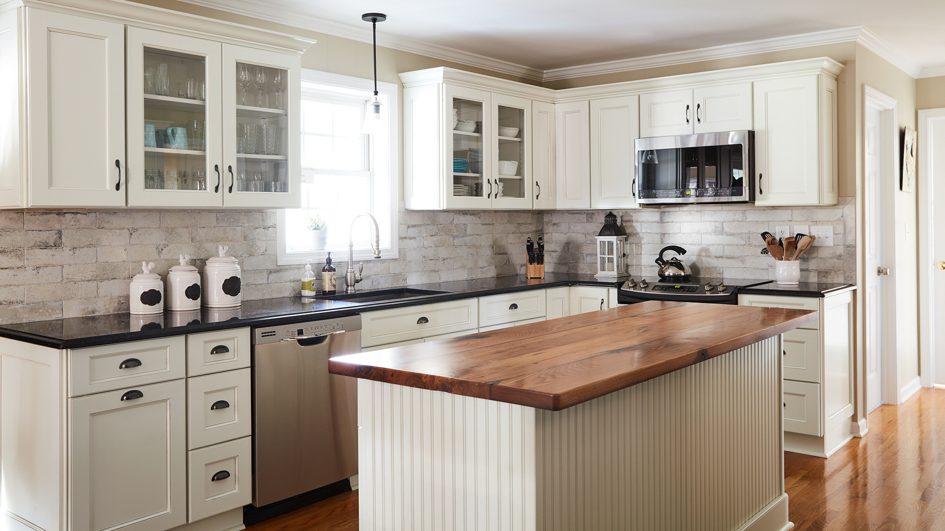 Fabuwood_Cabinetry_Allure_Fusion_Dove